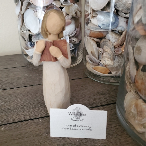NWT Willow Tree "Love of Learning" Figurine